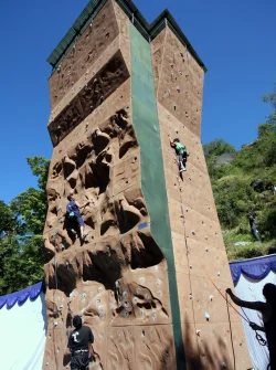 Climbing Wall at Bara Patthar