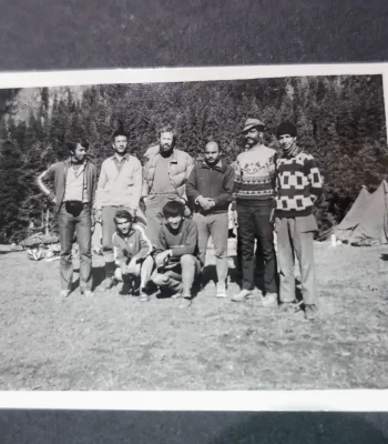 Sonam Wangyal, Chris Bonington and Col. N Kumar with mountaineers. Mr. Anup Sah from NTMC is on the extreme right.-min